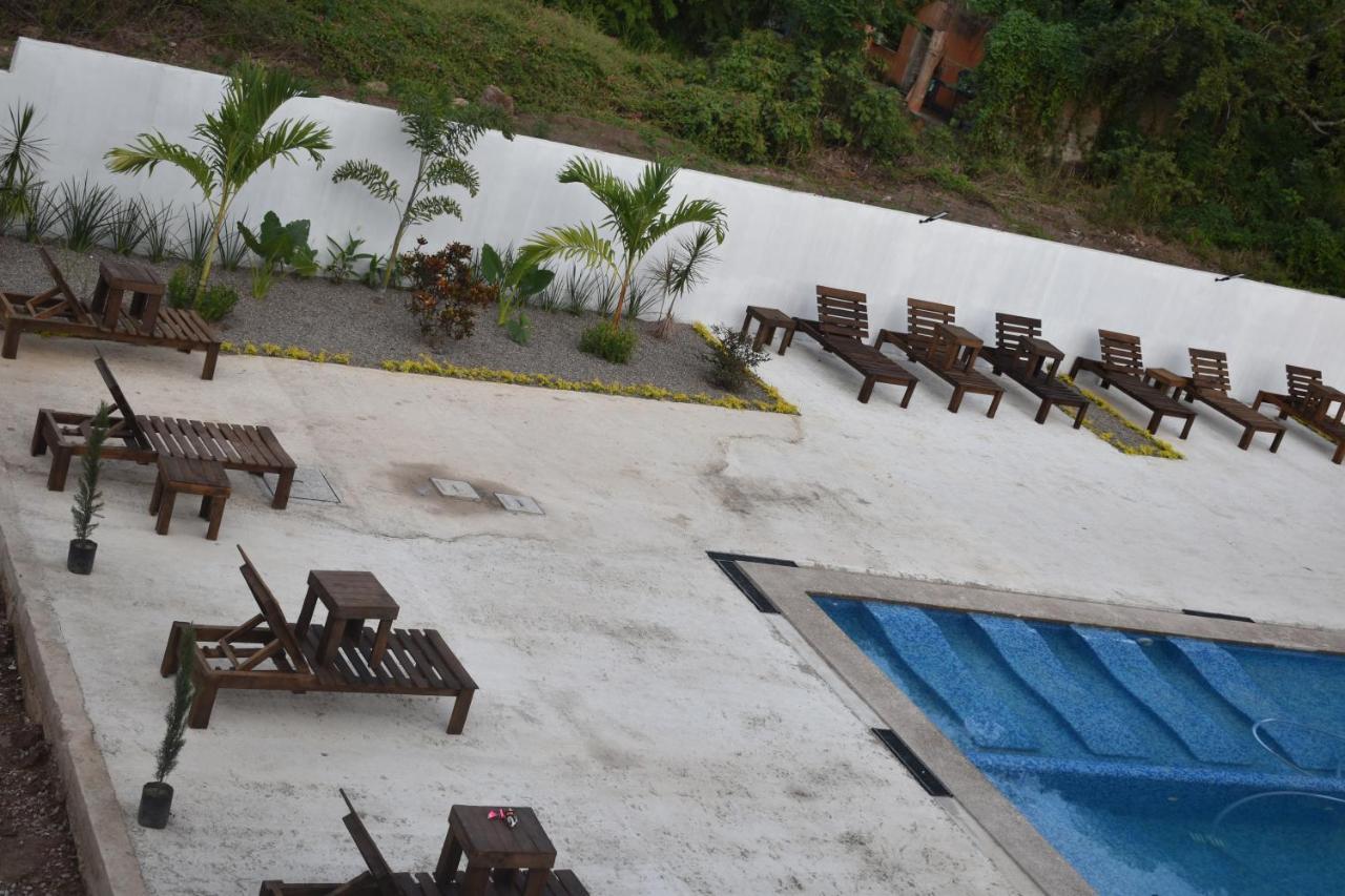 Malaki Hotel Los Ayala Luaran gambar