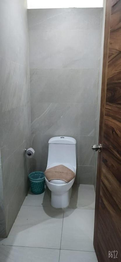 Malaki Hotel Los Ayala Luaran gambar