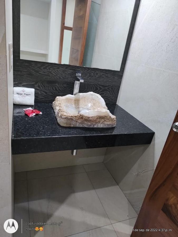 Malaki Hotel Los Ayala Luaran gambar