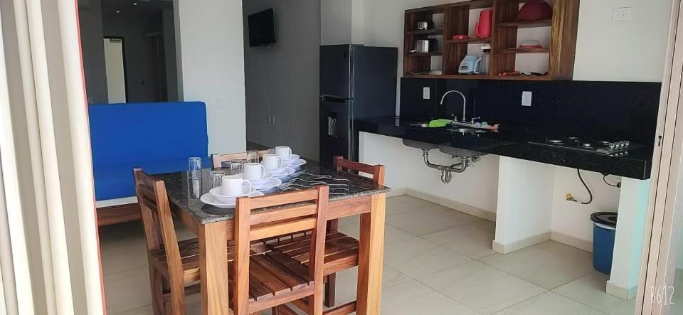Malaki Hotel Los Ayala Luaran gambar