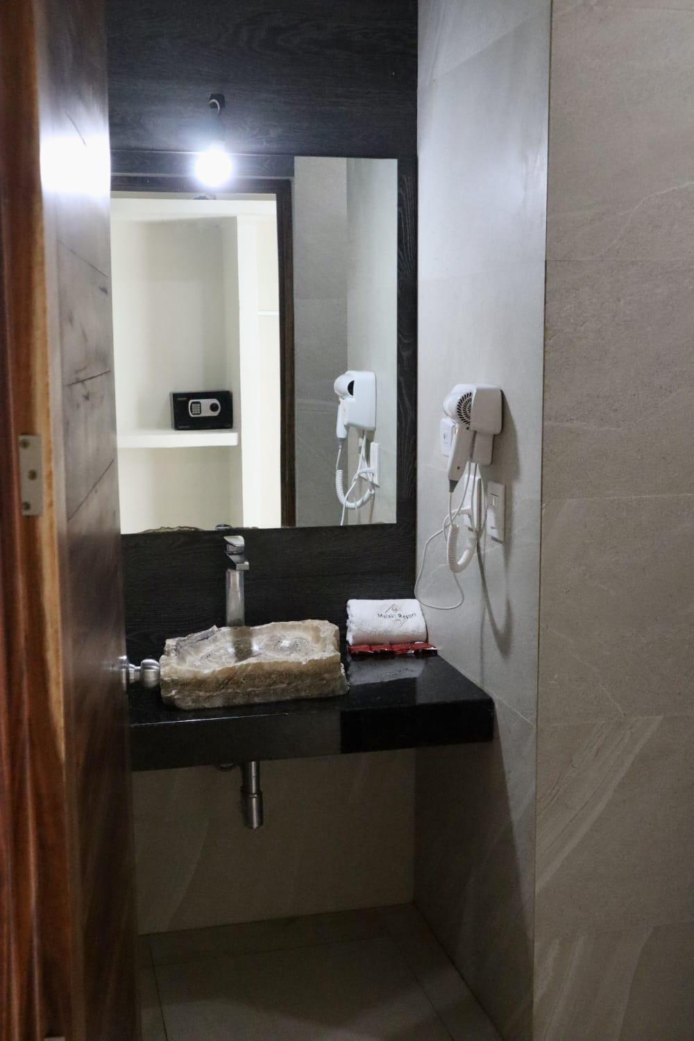 Malaki Hotel Los Ayala Luaran gambar